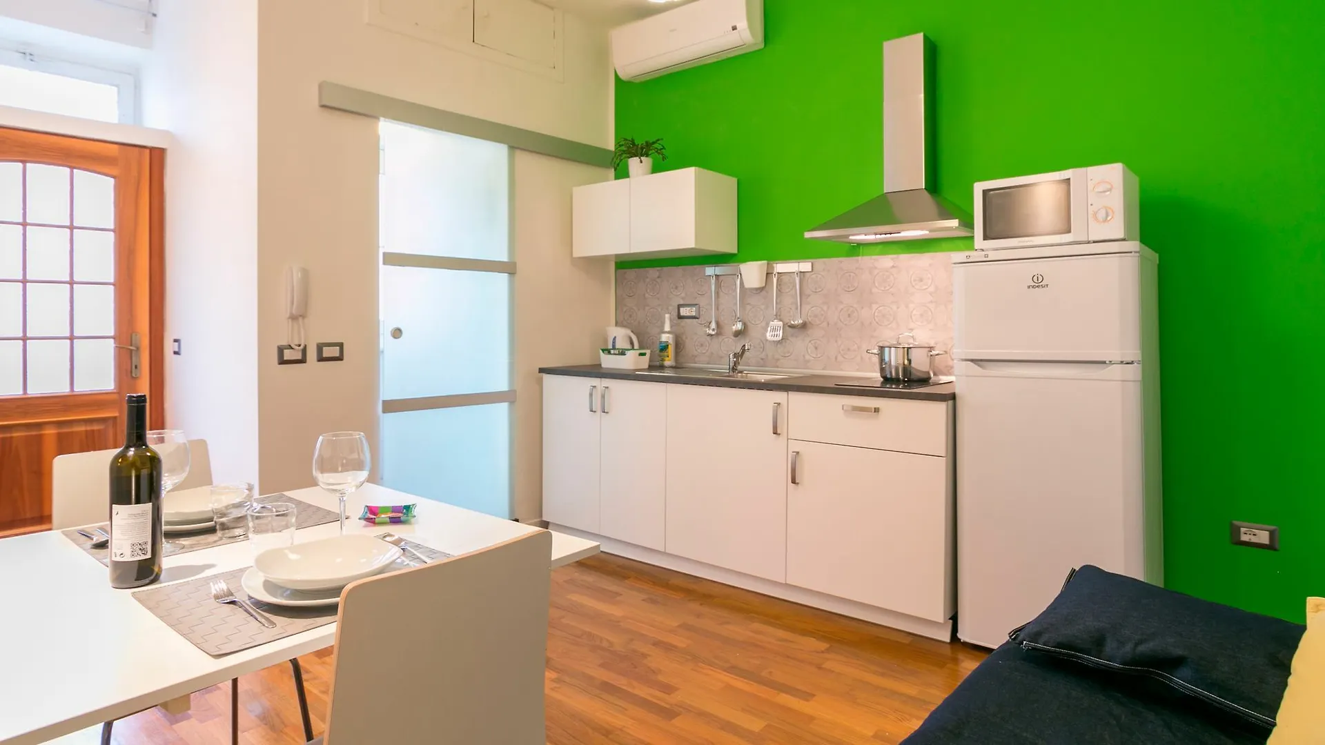Apartment Pit Stop Navigli Milan