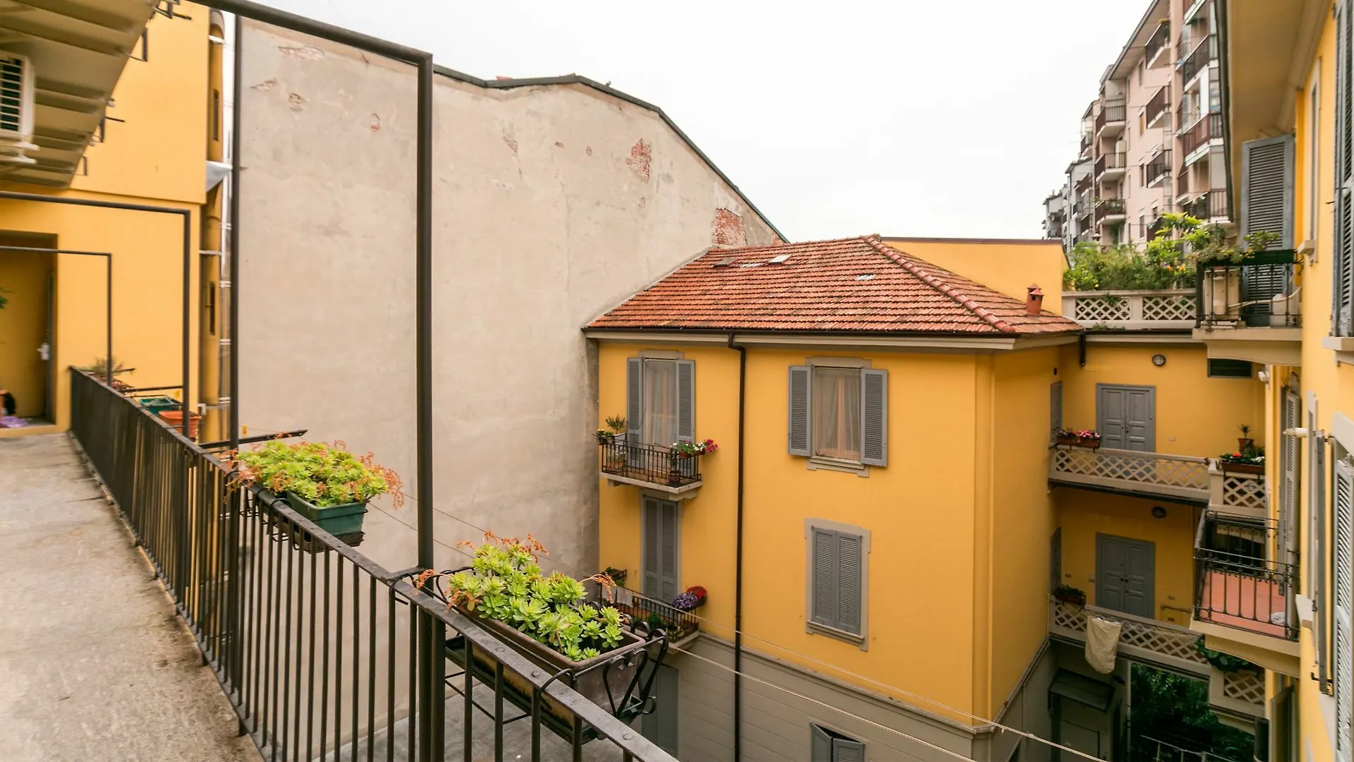 Pit Stop Navigli Milan Apartment